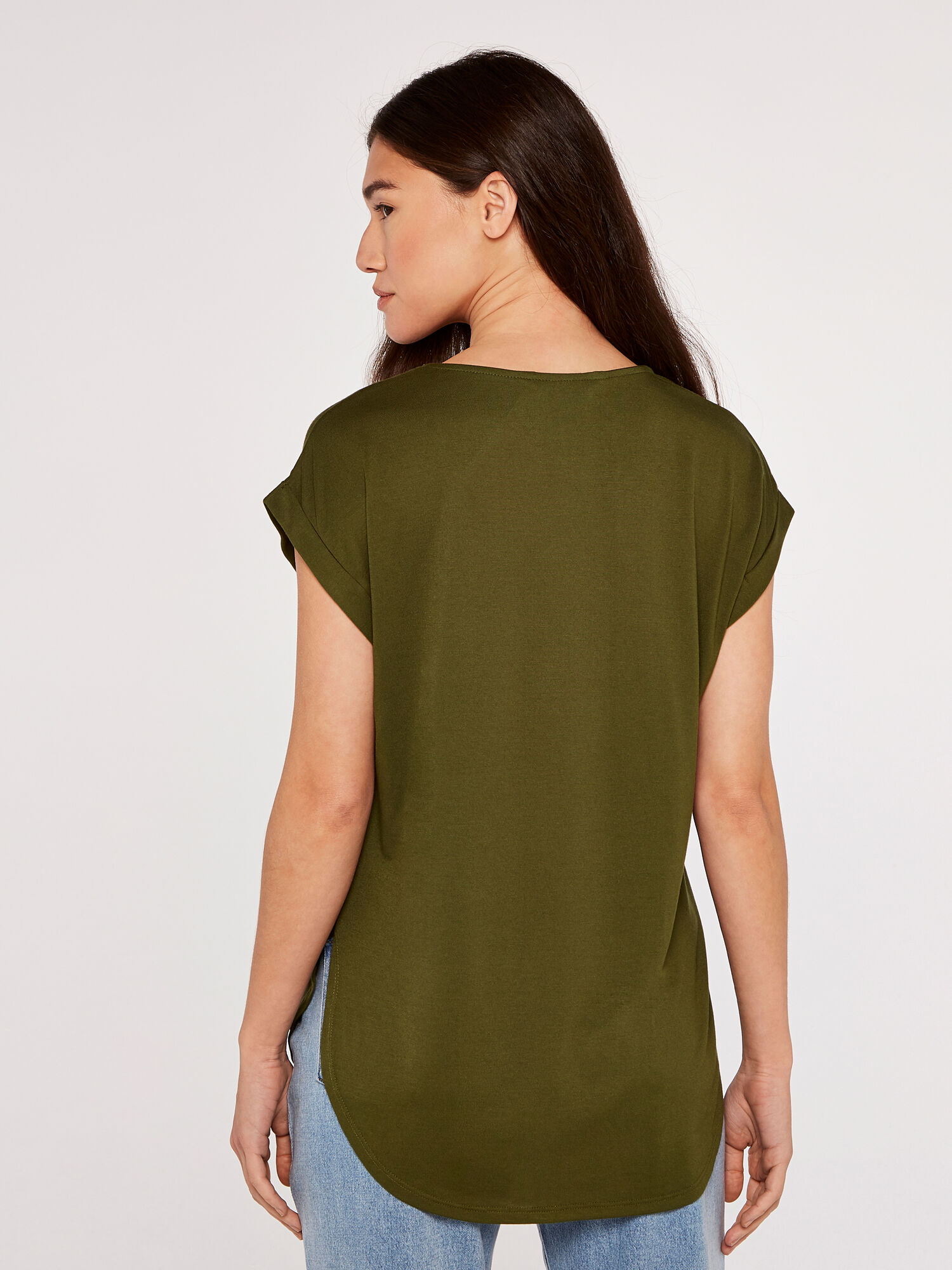 Curved Hem Tee | Apricot Clothing