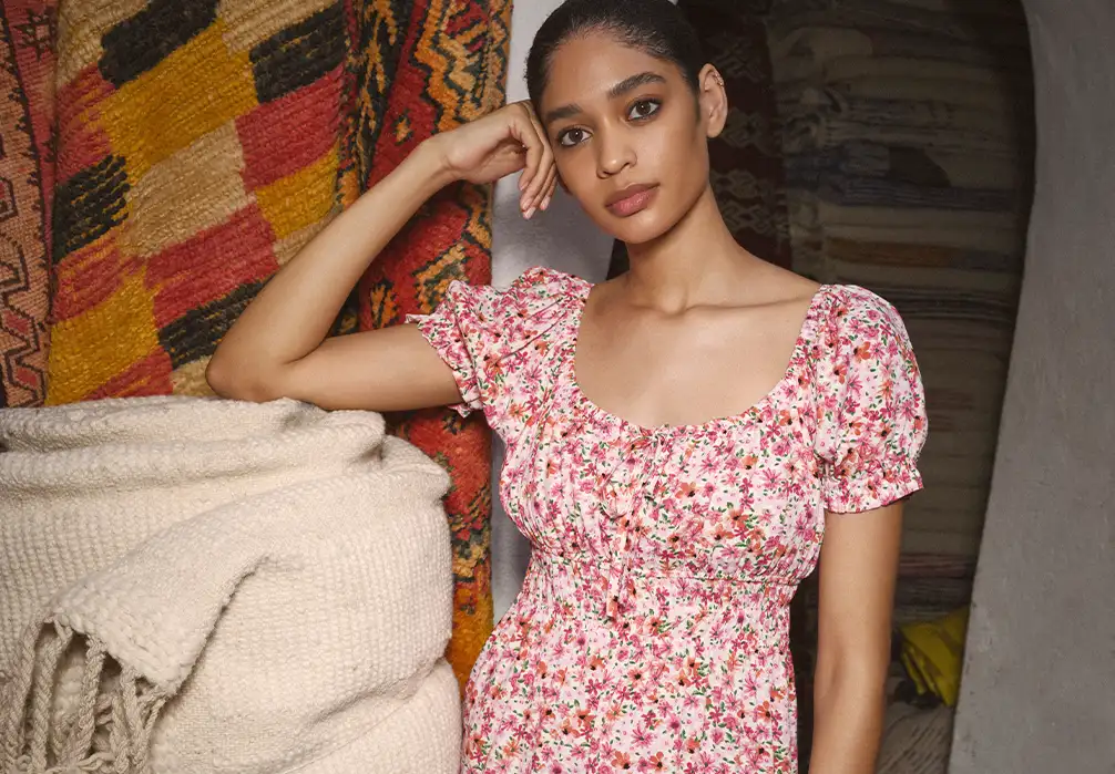 Elevate your summer wardrobe with feminine florals. From mini, midi & maxi dresses to tops, trousers & skirts, discover effortless elegance