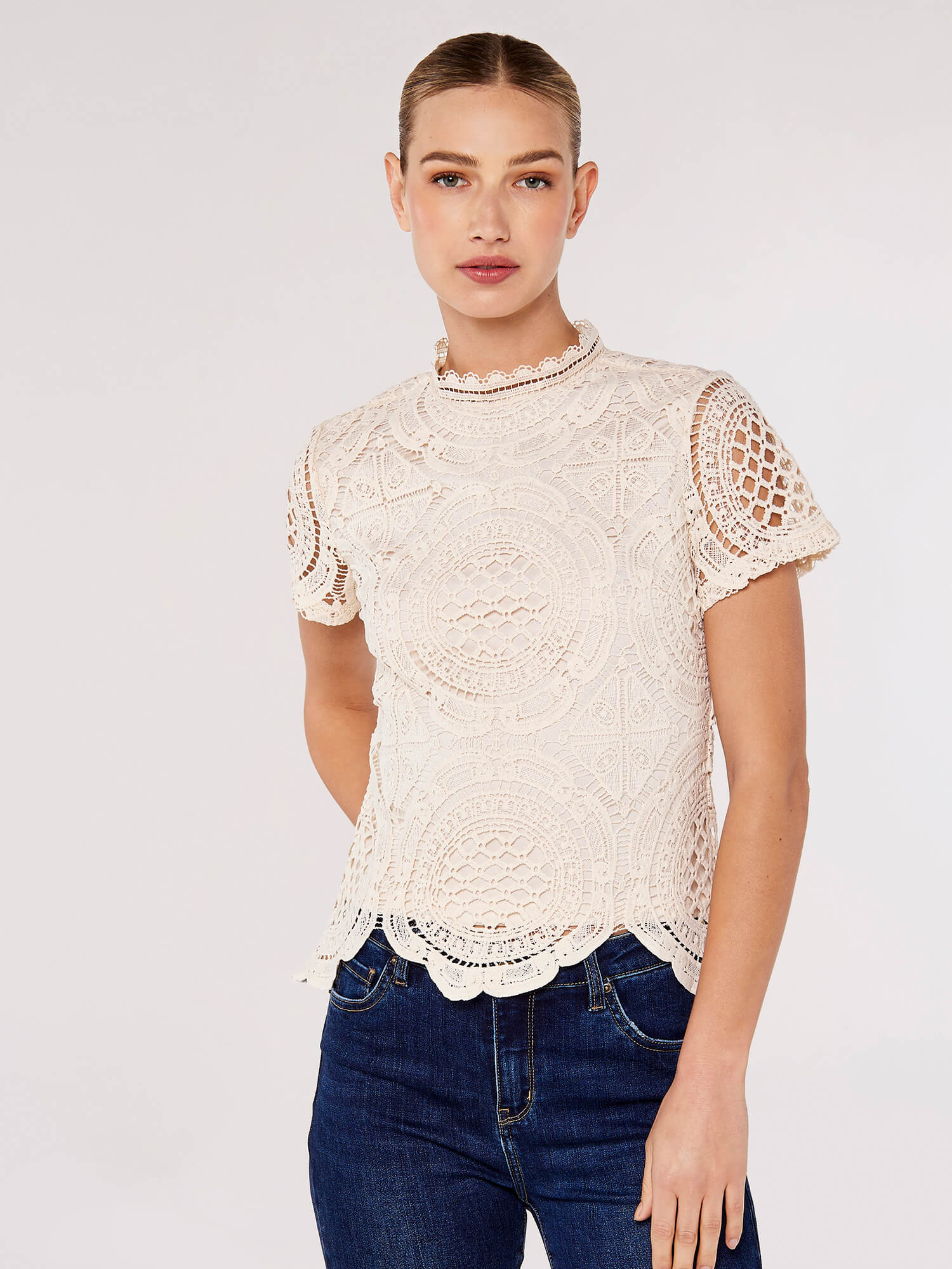 High neck outlet lace shirt