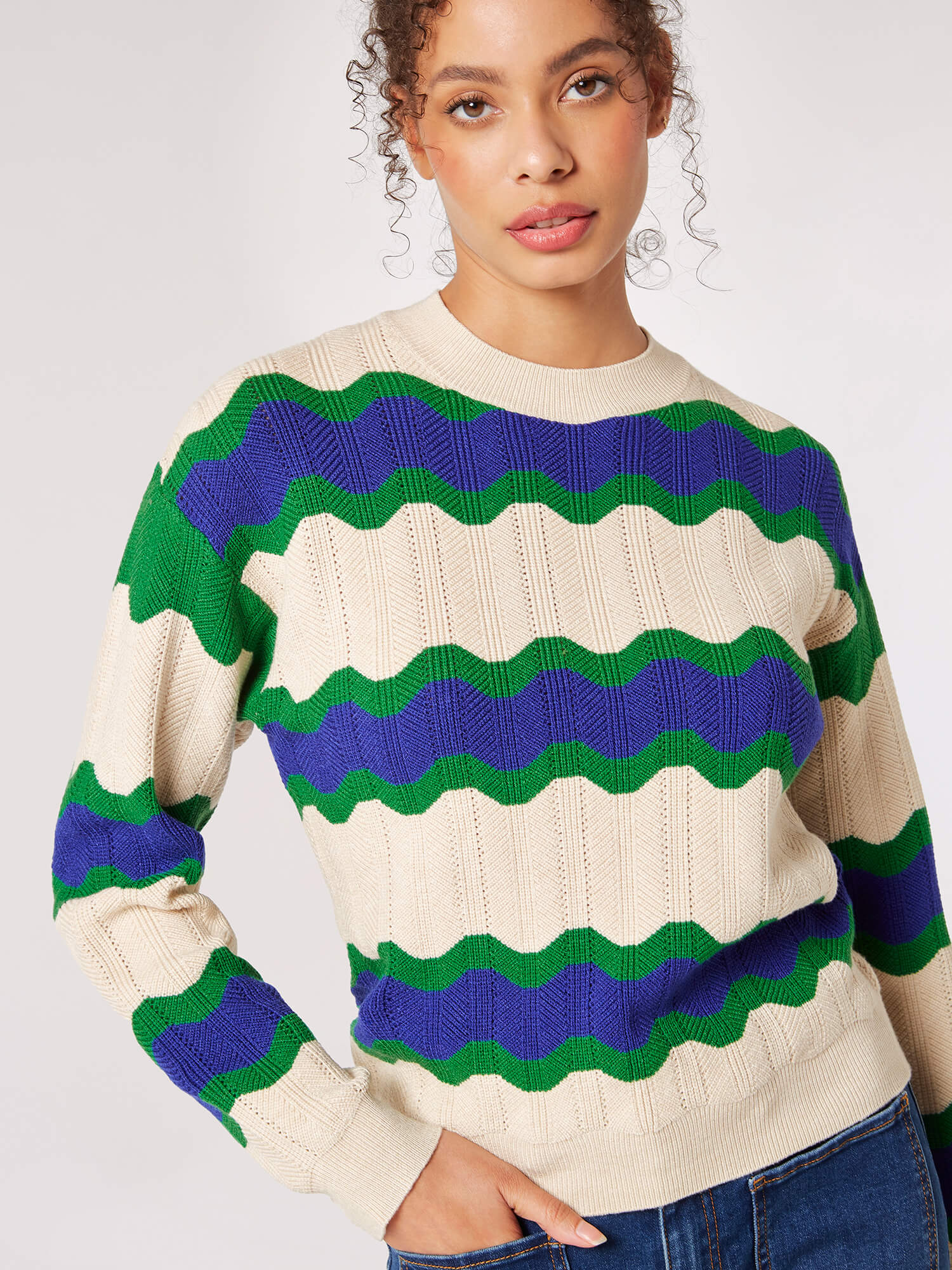 Women Khaki Wavy Stripe Scalloped Edge Pointelle Knit Sweater